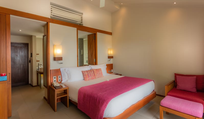 Centara Ras Fushi Resort & Spa-Deluxe Oceanfront Beach Villa 2_6696